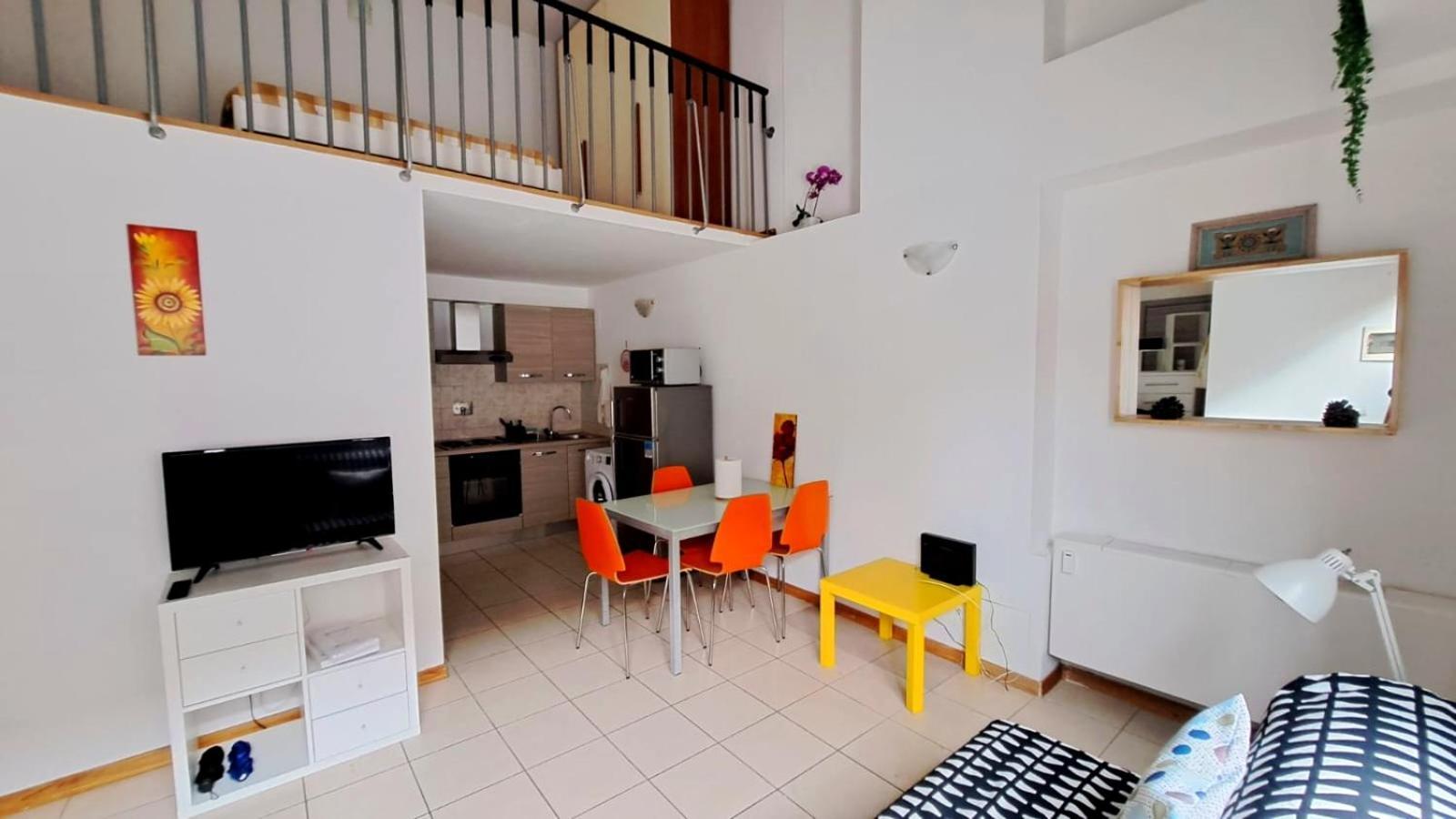 Gemme Fiorentine Apartments In Front Of The Train Station 5 Minutes From The Centre Free Parking Floransa Dış mekan fotoğraf